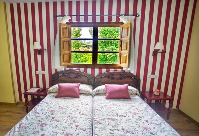 هتل Colonial De Santillana