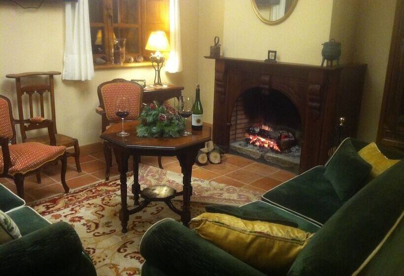 هتل Colonial De Santillana