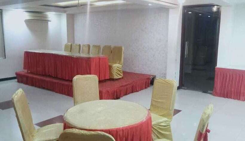 Отель Corporate Inn