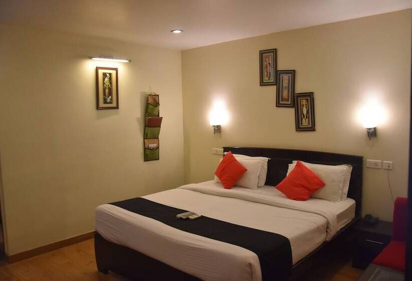 Отель Corporate Inn