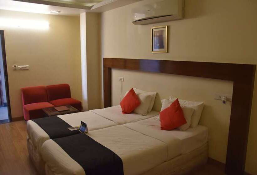 Отель Corporate Inn