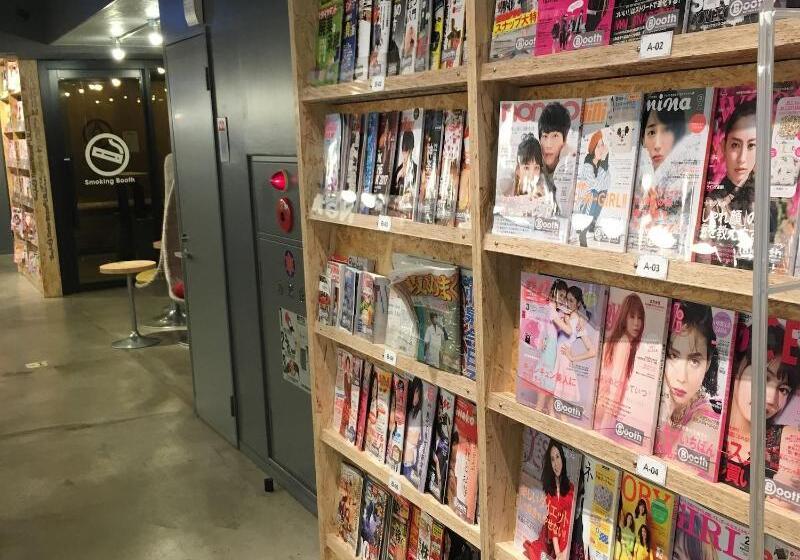 Капсульный Oтель Booth Netcafe & Capsule