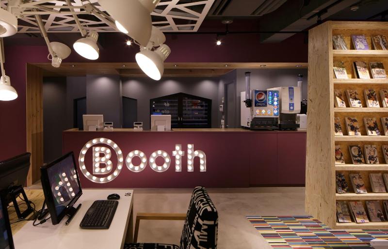 Капсульный Oтель Booth Netcafe & Capsule