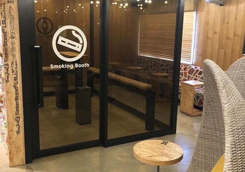 Капсульный Oтель Booth Netcafe & Capsule