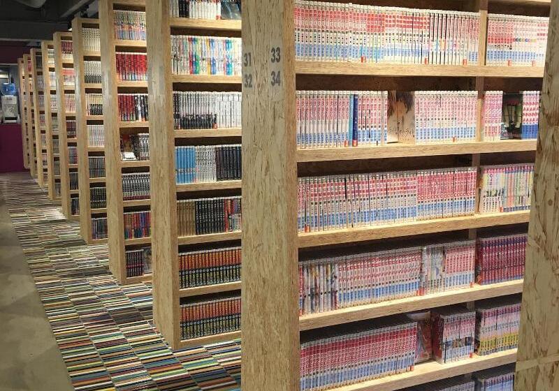 Капсульный Oтель Booth Netcafe & Capsule