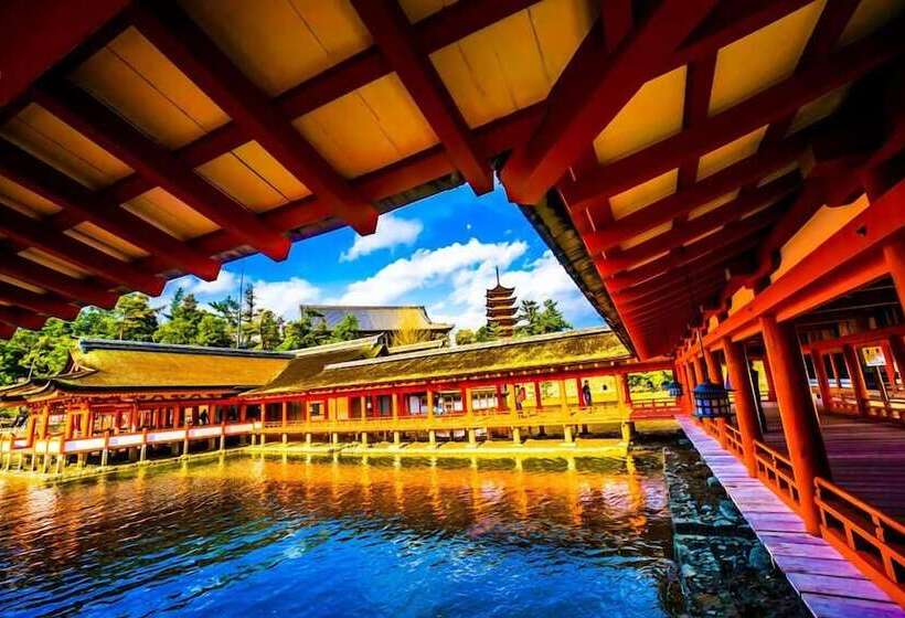 Hiroshima Capsule Hotel & Sauna New Japan Ex Caters To Men