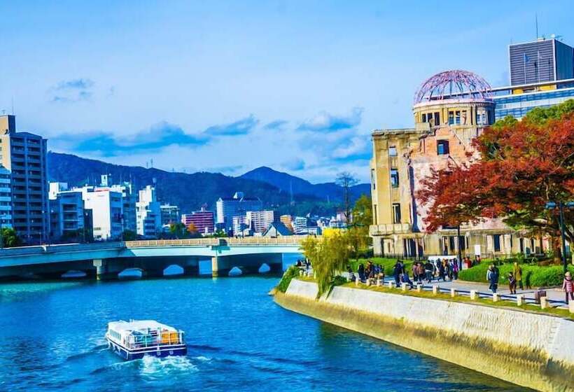 Hiroshima Capsule Hotel & Sauna New Japan Ex Caters To Men