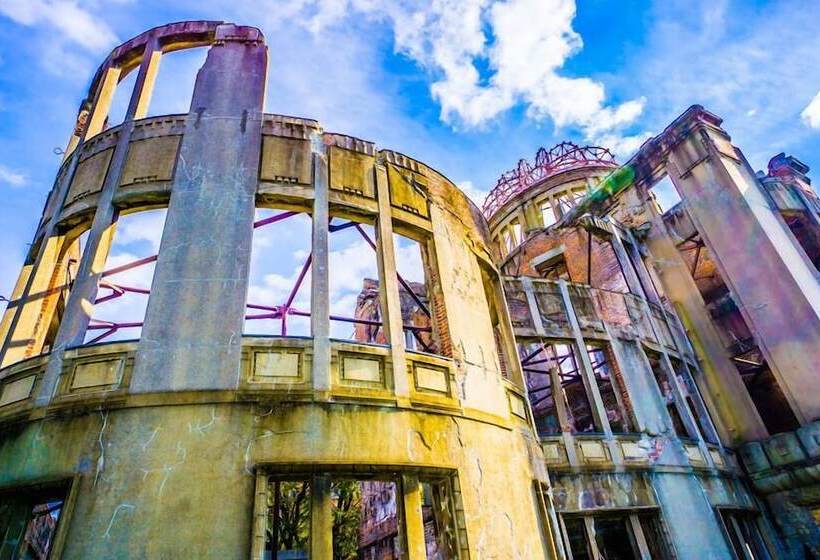 Hiroshima Capsule Hotel & Sauna New Japan Ex Caters To Men