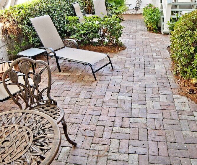 בית מלון כפרי Desoto Beach Gardens