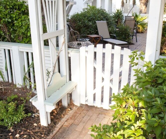 هتل Desoto Beach Gardens