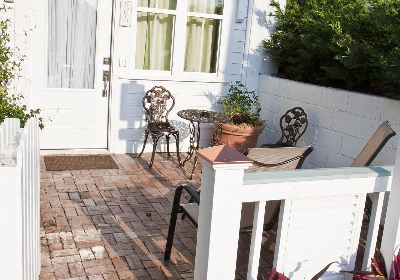 בית מלון כפרי Desoto Beach Gardens