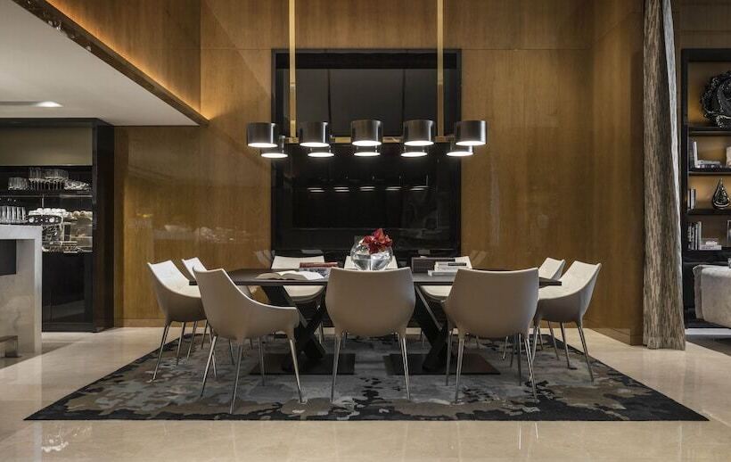 Four Seasons Hotel Dubai International Financial Centre