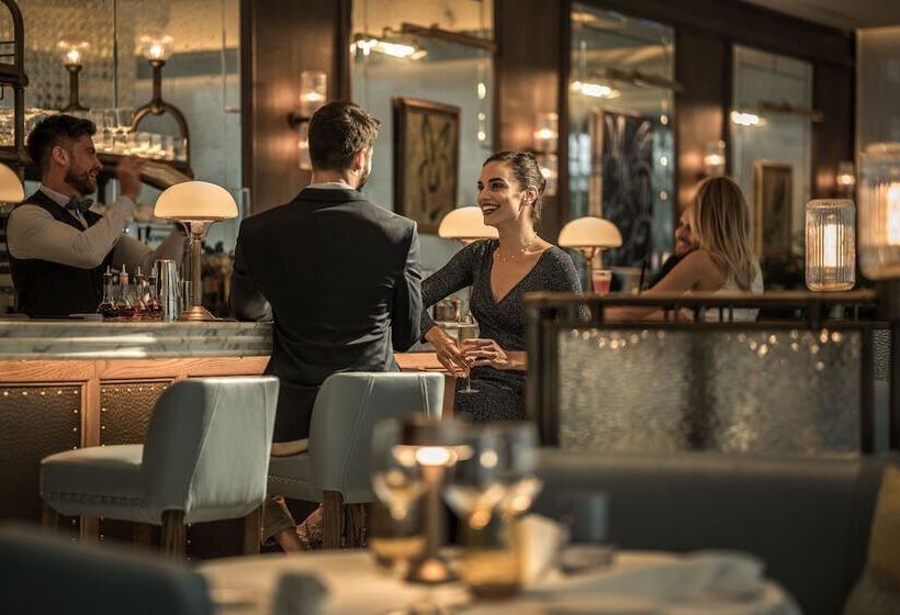 Four Seasons Hotel Dubai International Financial Centre