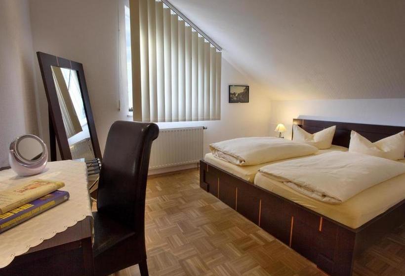 Отель Garni Zur Bergstrasse