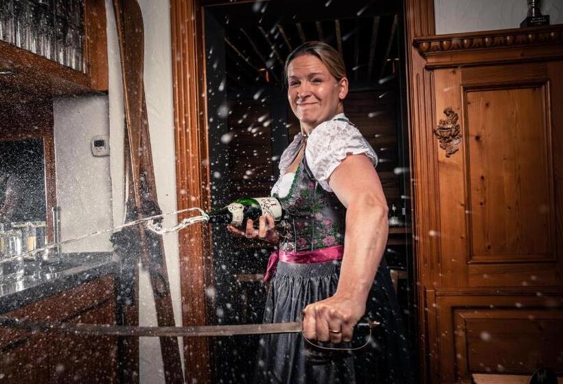 ホテル Gasthof Adler