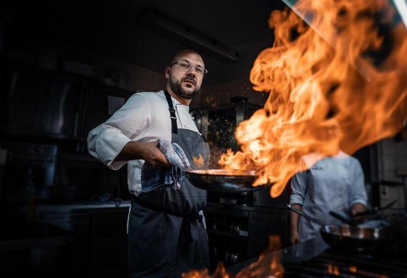 ホテル Gasthof Adler