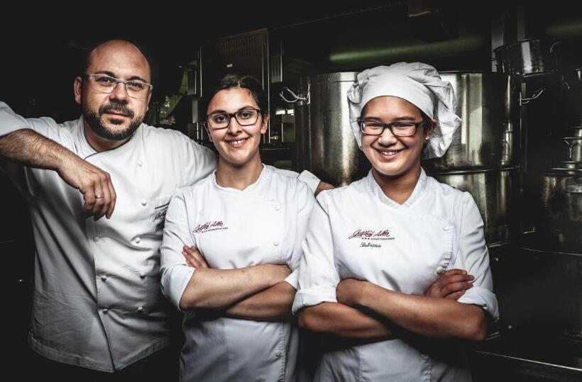 ホテル Gasthof Adler