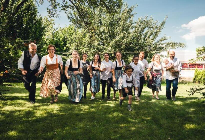 ホテル Gasthof Adler