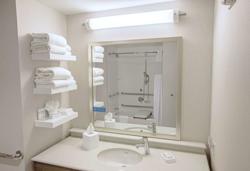 فندق Hampton Inn By Hilton Amesbury