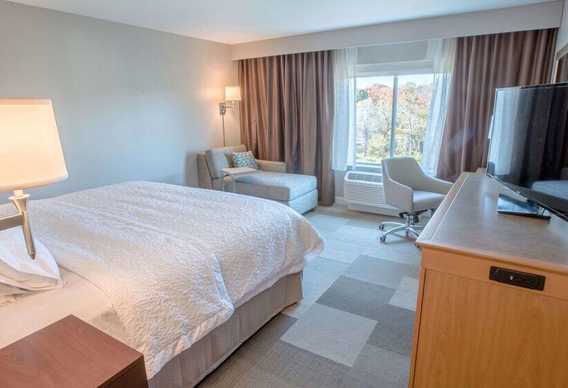 فندق Hampton Inn By Hilton Amesbury