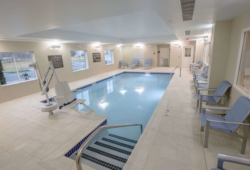 فندق Hampton Inn By Hilton Amesbury