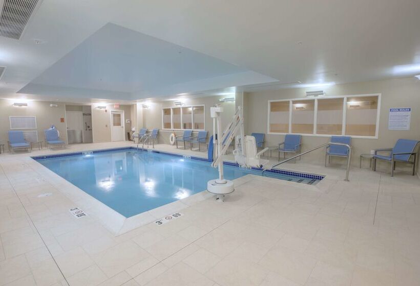 فندق Hampton Inn By Hilton Amesbury