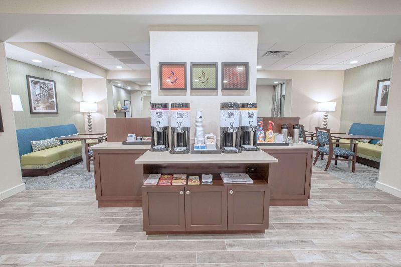 فندق Hampton Inn By Hilton Amesbury