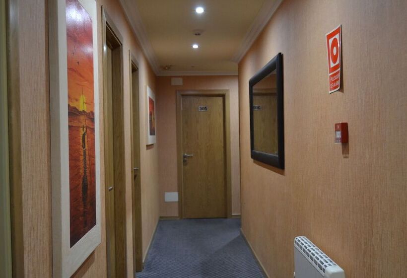 هتل Hhb Pontevedra Confort