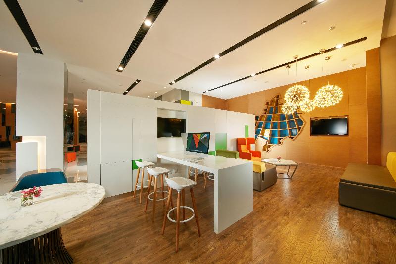 Holiday Inn Express Leshan City Square, An Ihg Hotel High Speed Rail And Leshan Giant Buddha