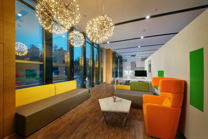 Holiday Inn Express Leshan City Square, An Ihg Hotel High Speed Rail And Leshan Giant Buddha