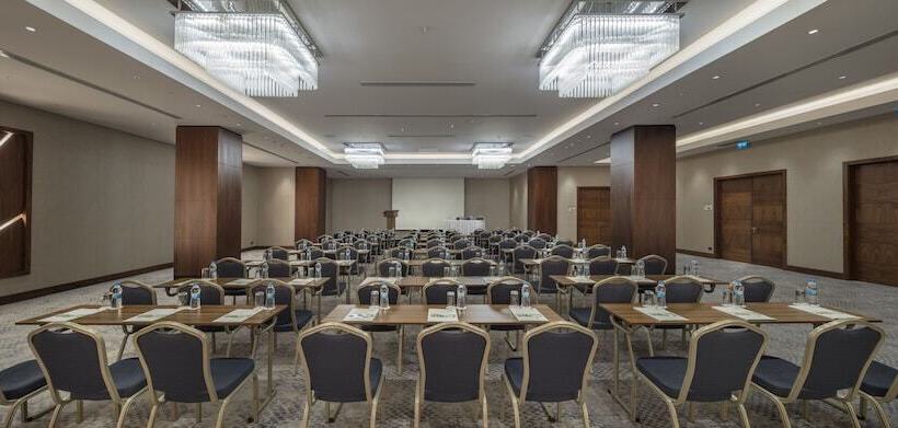Отель Holiday Inn Istanbul Tuzla Bay, An Ihg