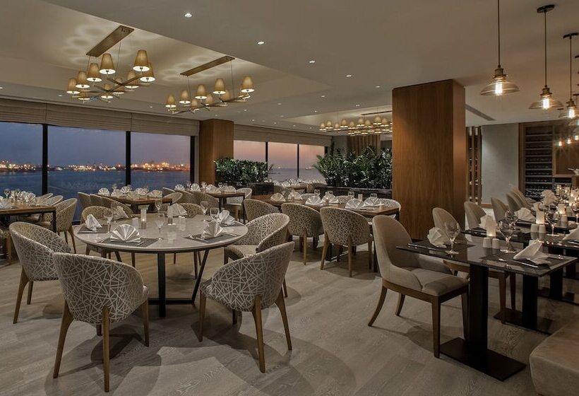 Отель Holiday Inn Istanbul Tuzla Bay, An Ihg