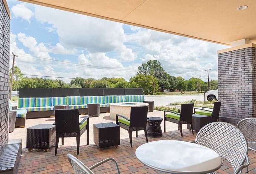 בית מלון כפרי Home2 Suites By Hilton Dallas Grand Prairie