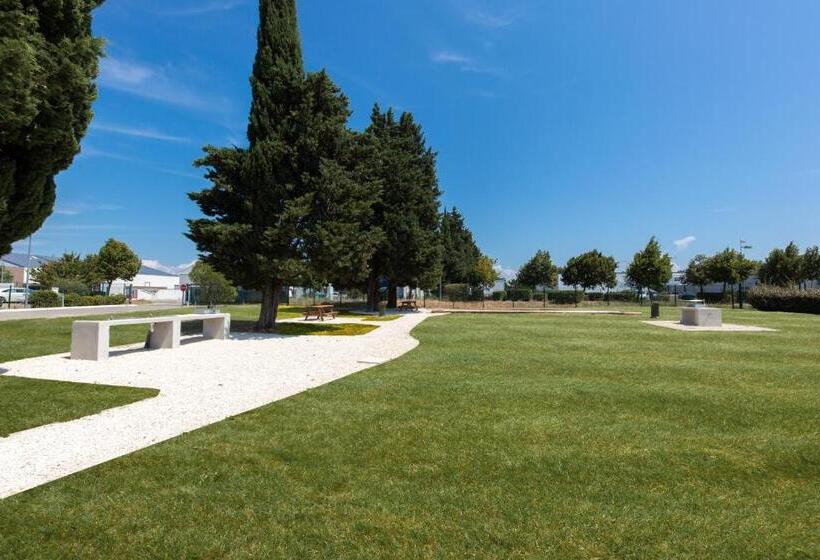 בית מלון כפרי Ibis Budget Montélimar