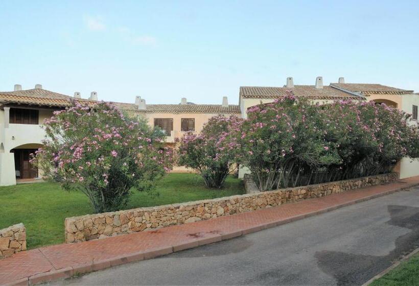 בית מלון כפרי Il Borgo Di Punta Marana