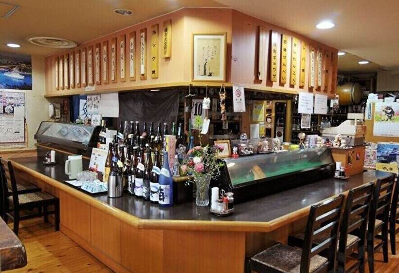 Отель Kenchomae Green