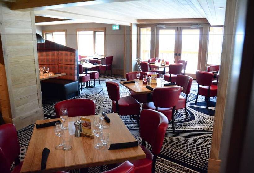 Moose Hotel And Suites