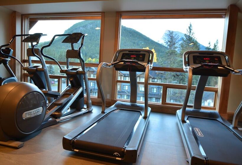 Moose Hotel And Suites