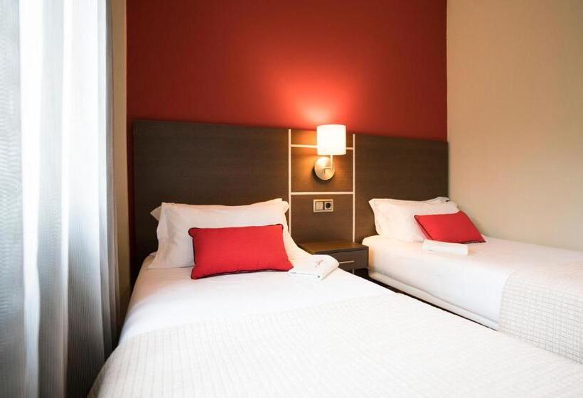 בית מלון כפרי Piramide 2