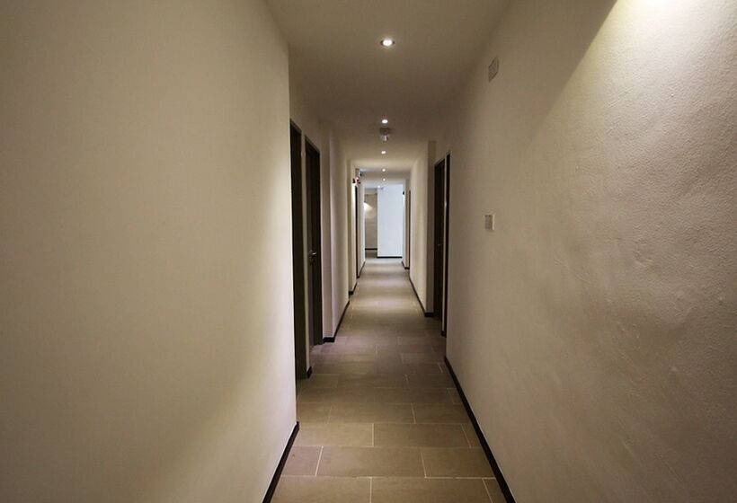 ホテル Place2stay Chinatown