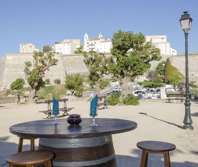 هتل Restaurant Christophe Colomb