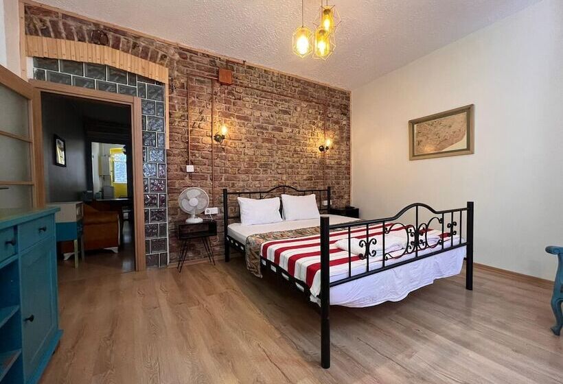 ホテル Rodin Suites