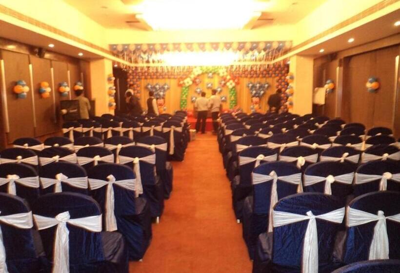 בית מלון כפרי Royal Park Kakinada