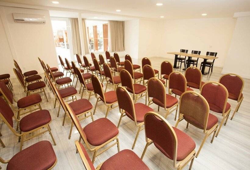 בית מלון כפרי Royal Regency Palace