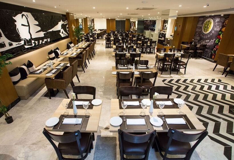 בית מלון כפרי Royal Regency Palace