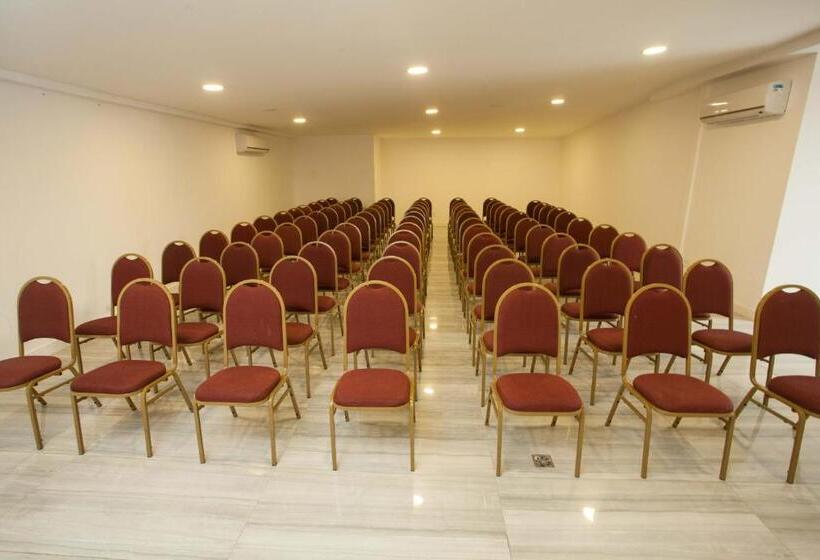 בית מלון כפרי Royal Regency Palace