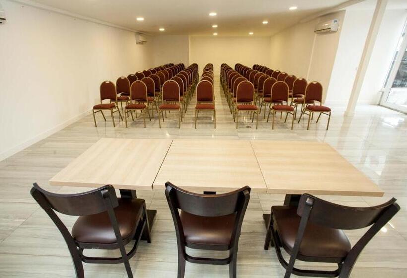 בית מלון כפרי Royal Regency Palace