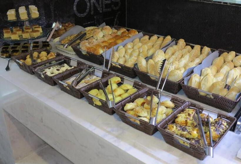 בית מלון כפרי Royal Regency Palace