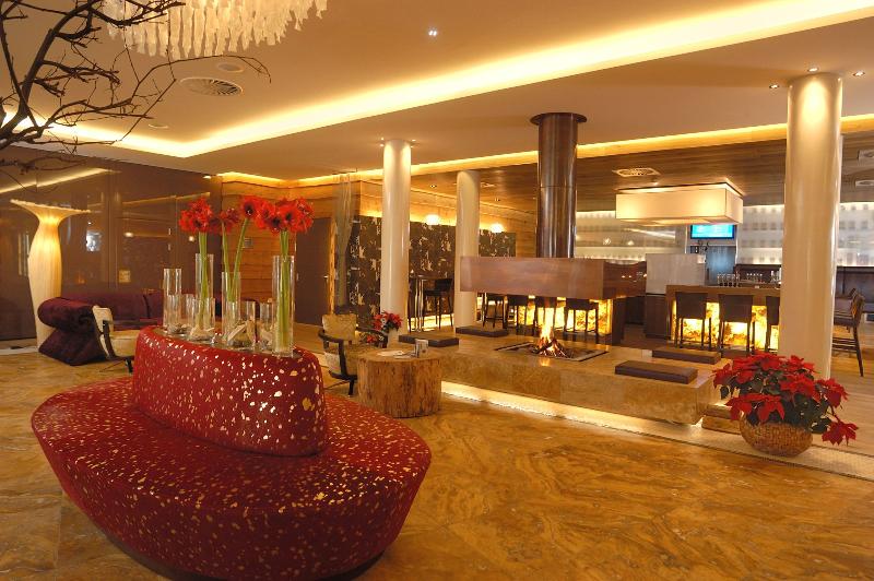 Отель The Alpine Palace New Balance Luxus Resort