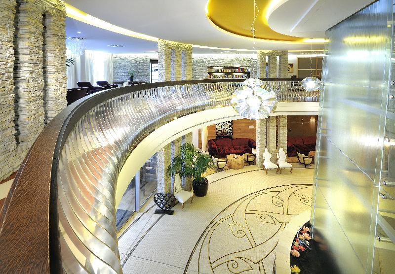 Отель The Alpine Palace New Balance Luxus Resort